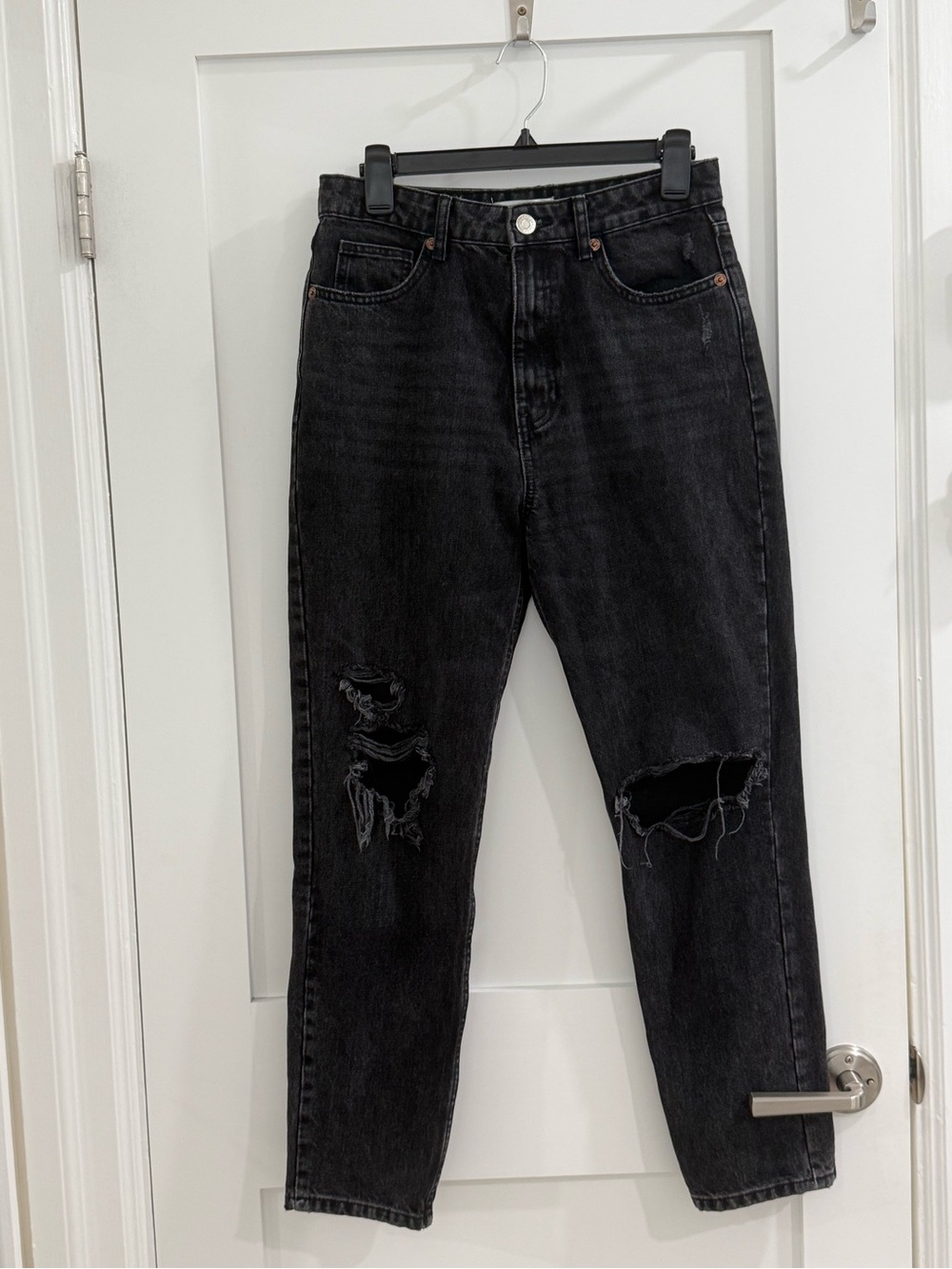Zara Black Distressed / Ripped High Waisted Mom Jeans (read)